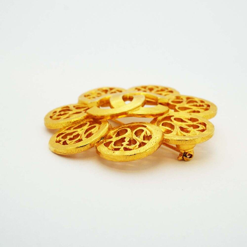 CHANEL Gold Logo Brooch - Picture 3 of 6
